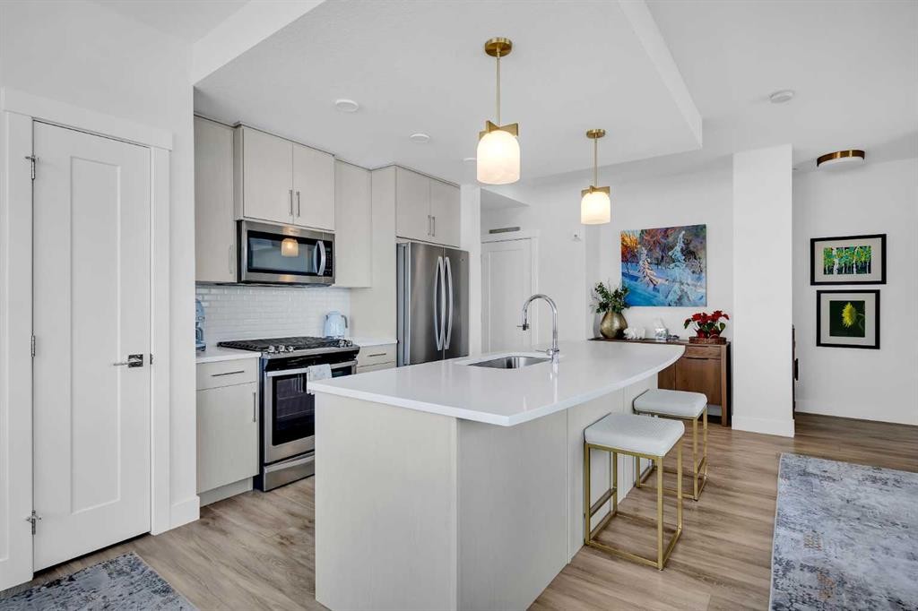210-38 Quarry Gate Se, Calgary, AB