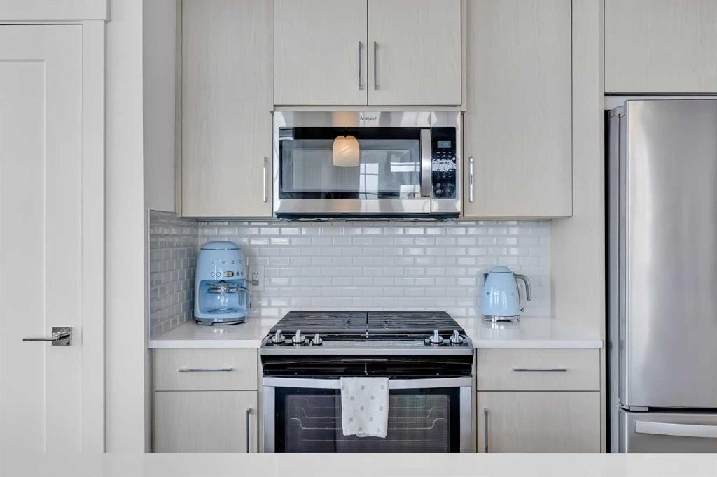 210-38 Quarry Gate Se, Calgary, AB