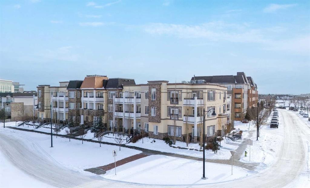 210-38 Quarry Gate Se, Calgary, AB