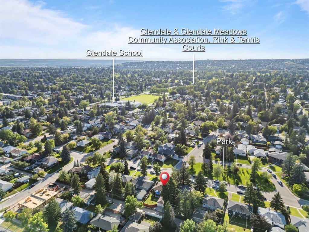 2220 38 Street Sw, Calgary, AB - With View