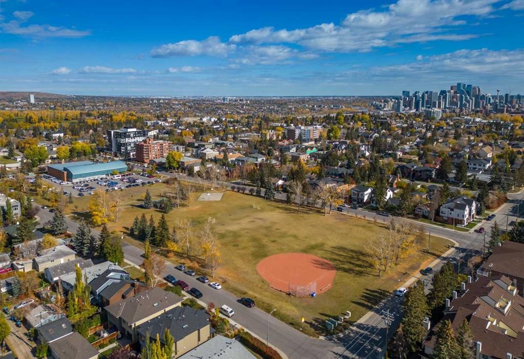 2220 38 Street Sw, Calgary, AB - Outdoor With View