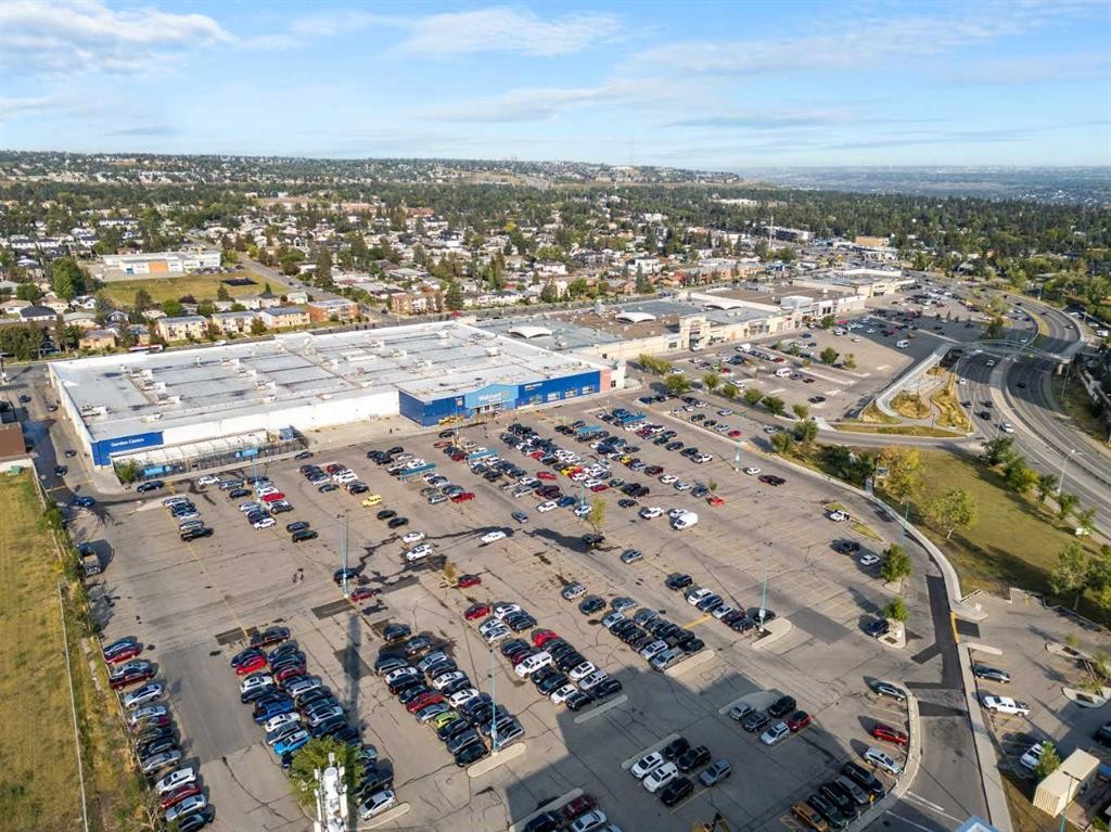 2220 38 Street Sw, Calgary, AB - Outdoor With View