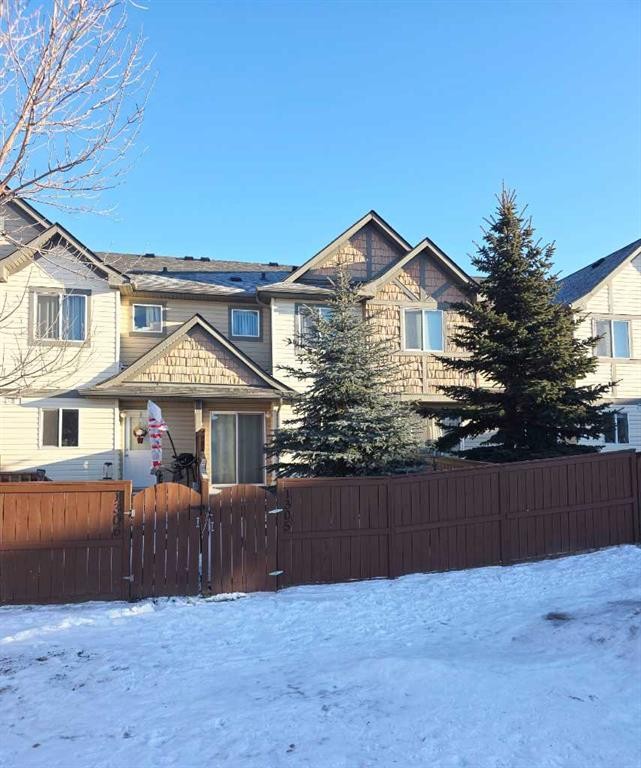 1305-2445 Kingsland Road Se, Airdrie, AB - Outdoor