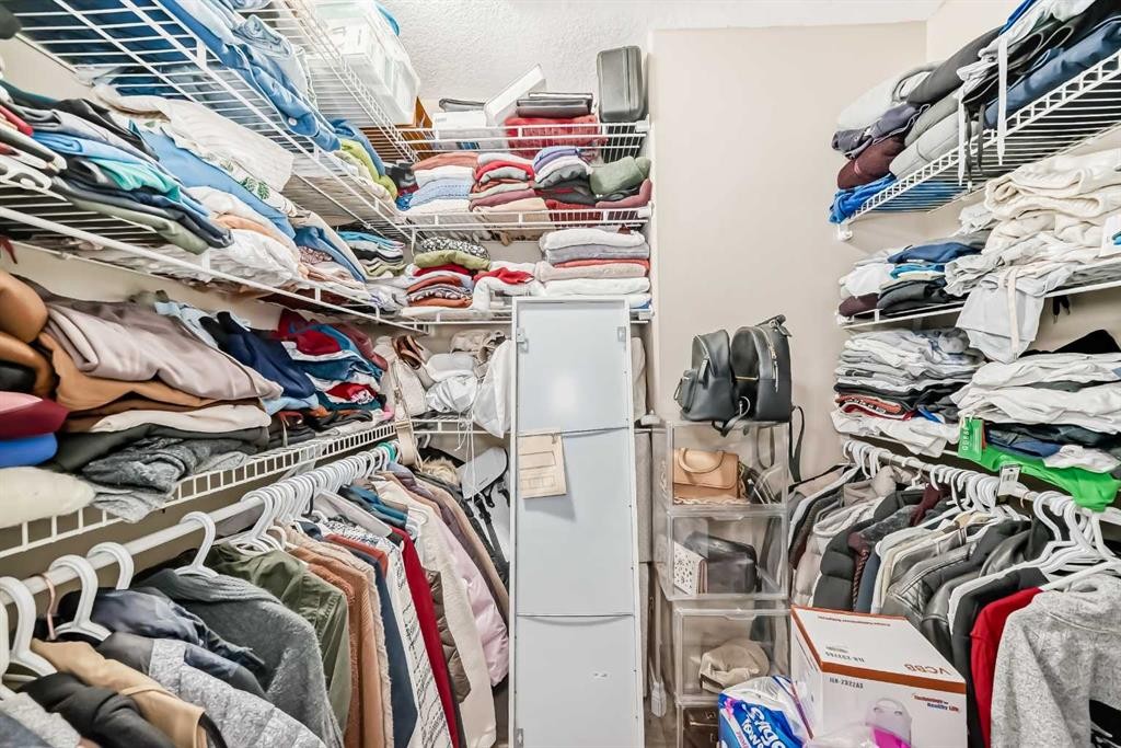 14 Dover Mews Se, Calgary, AB - Indoor With Storage