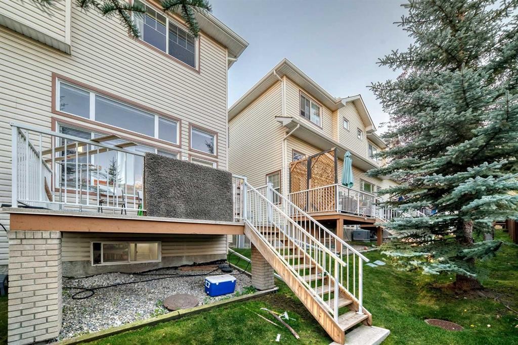 14 Dover Mews Se, Calgary, AB - Outdoor With Exterior