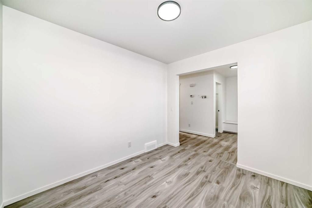 99 Saddlecrest Way Ne, Calgary, AB - Indoor Photo Showing Other Room