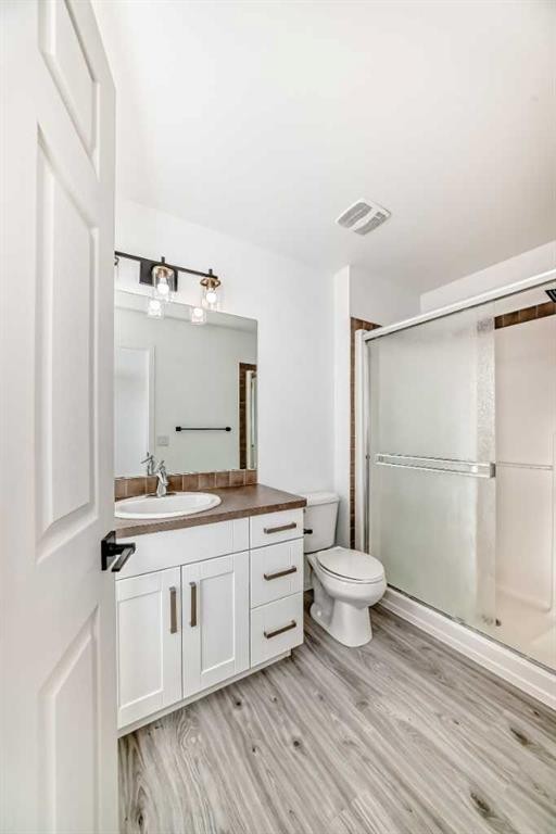 99 Saddlecrest Way Ne, Calgary, AB - Indoor Photo Showing Bathroom
