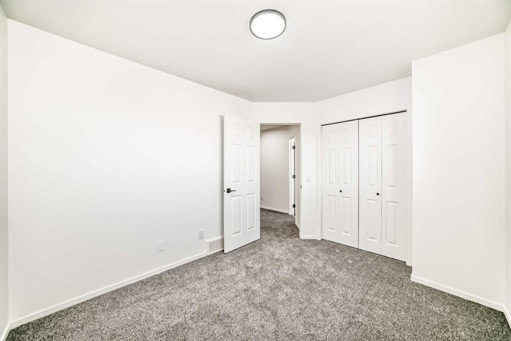 99 Saddlecrest Way Ne, Calgary, AB - Indoor Photo Showing Other Room