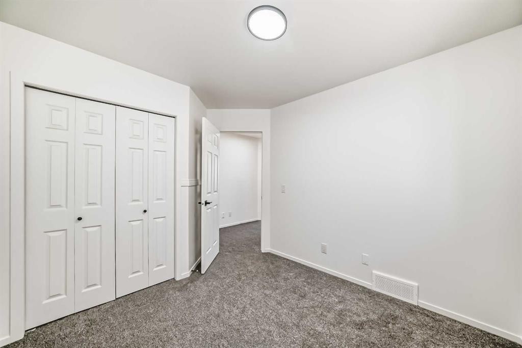 99 Saddlecrest Way Ne, Calgary, AB - Indoor Photo Showing Other Room