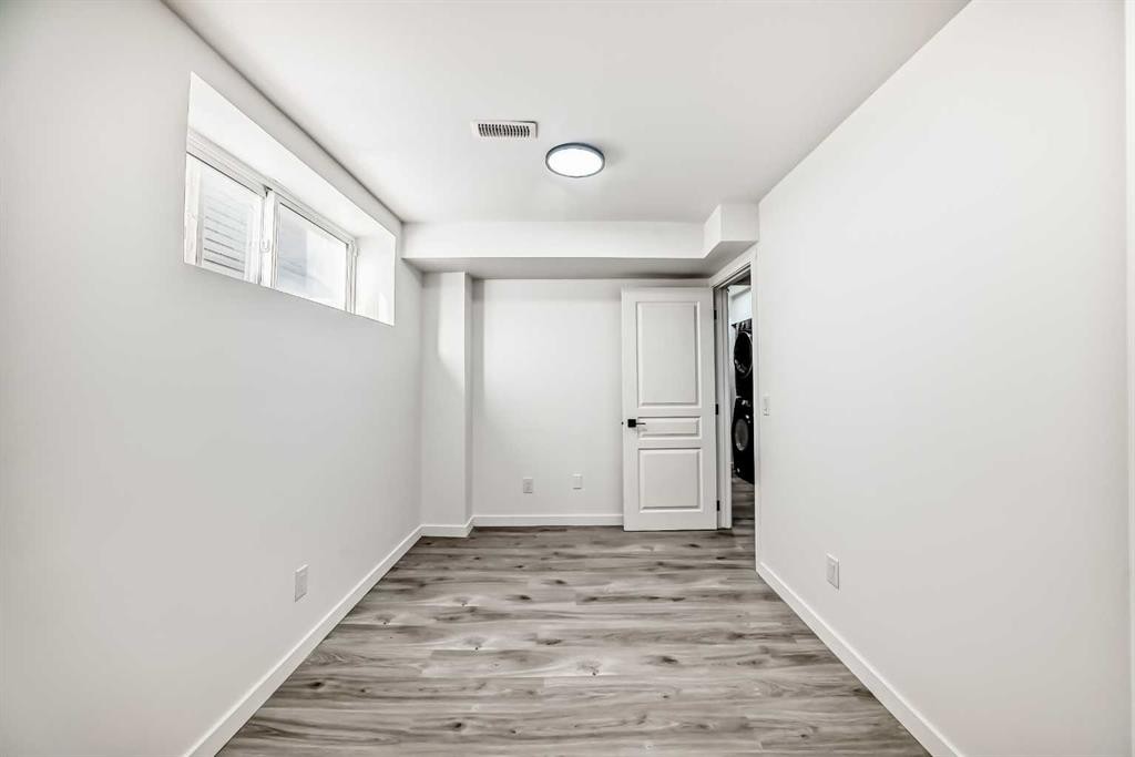 99 Saddlecrest Way Ne, Calgary, AB - Indoor Photo Showing Other Room