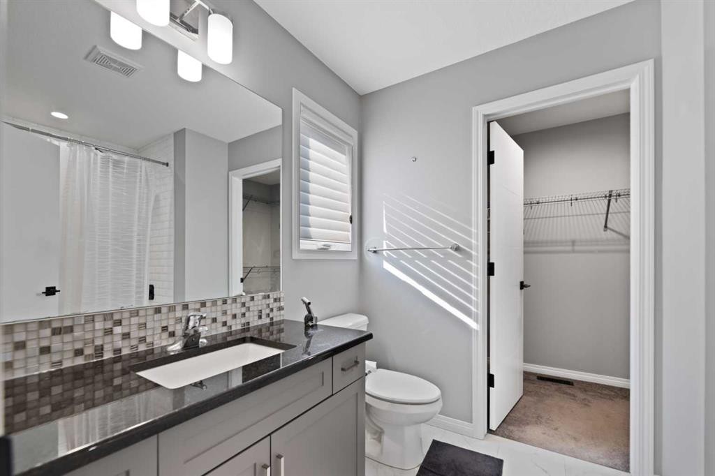 138 Cityside Way Ne, Calgary, AB - Indoor Photo Showing Bathroom
