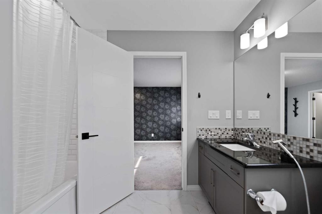 138 Cityside Way Ne, Calgary, AB - Indoor Photo Showing Bathroom