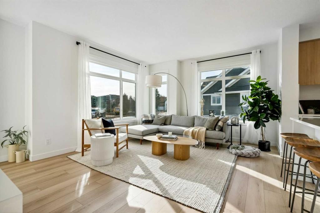 171 Dieppe Drive Sw, Calgary, AB - Indoor Photo Showing Living Room