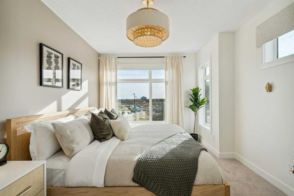 171 Dieppe Drive Sw, Calgary, AB - Indoor Photo Showing Bedroom
