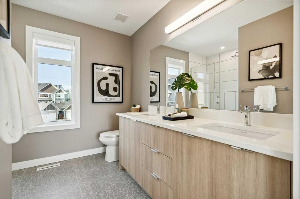 171 Dieppe Drive Sw, Calgary, AB - Indoor Photo Showing Bathroom