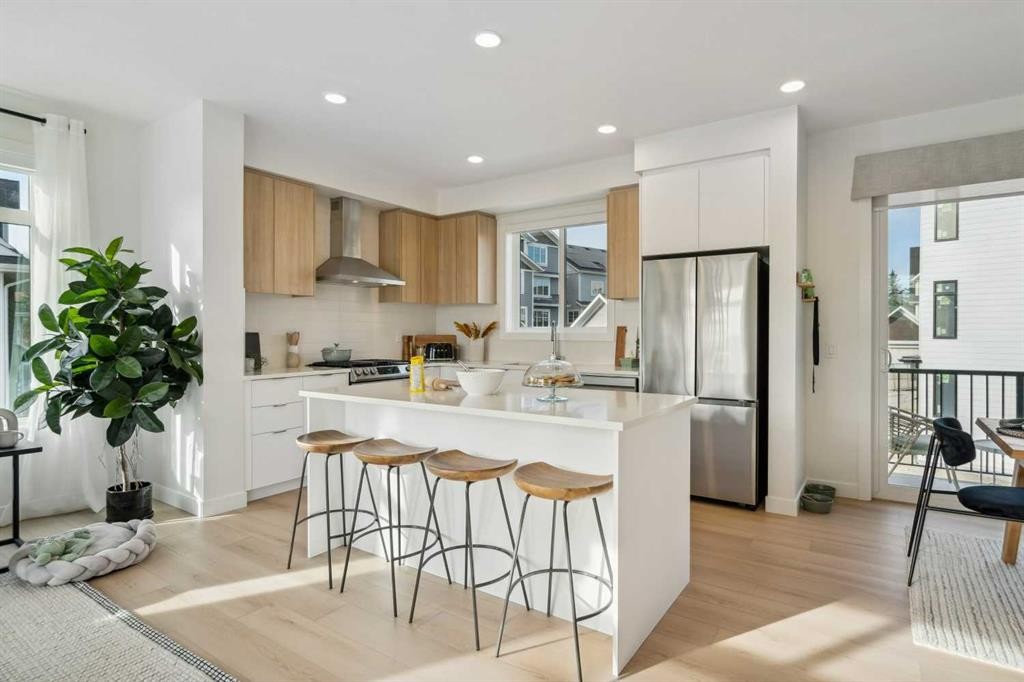 171 Dieppe Drive Sw, Calgary, AB - Indoor Photo Showing Kitchen
