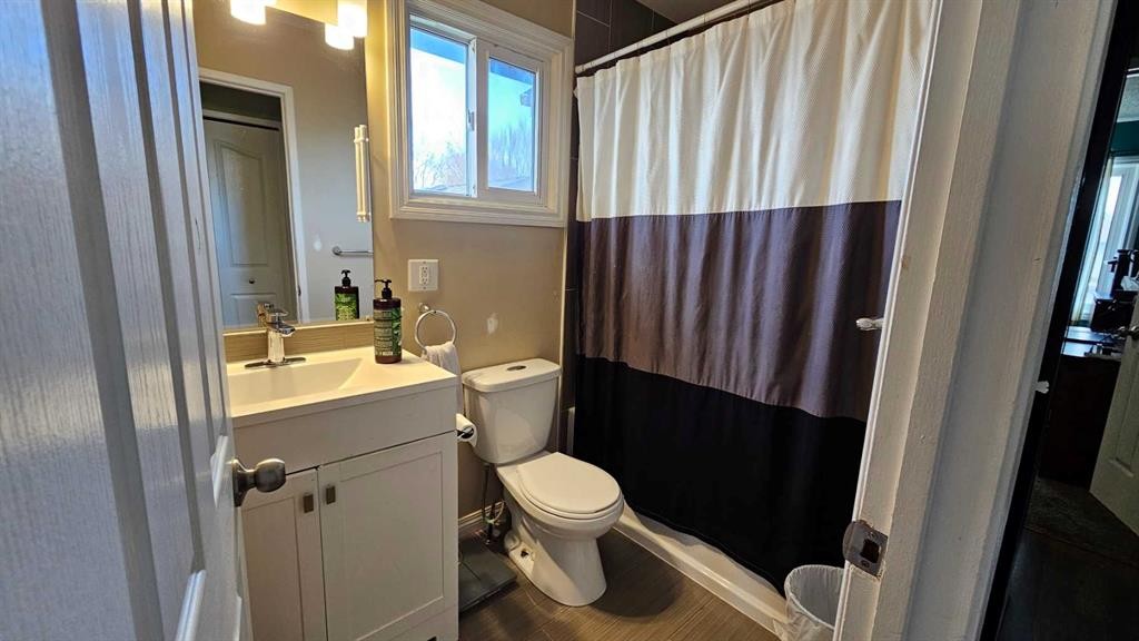 165 Whitewood Place Ne, Calgary, AB - Indoor Photo Showing Bathroom