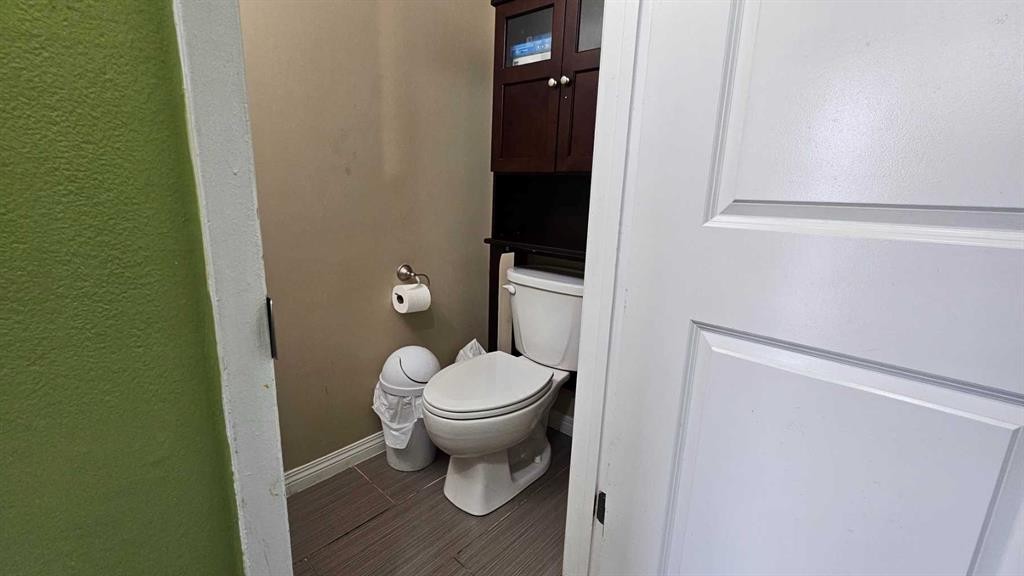 165 Whitewood Place Ne, Calgary, AB - Indoor Photo Showing Bathroom