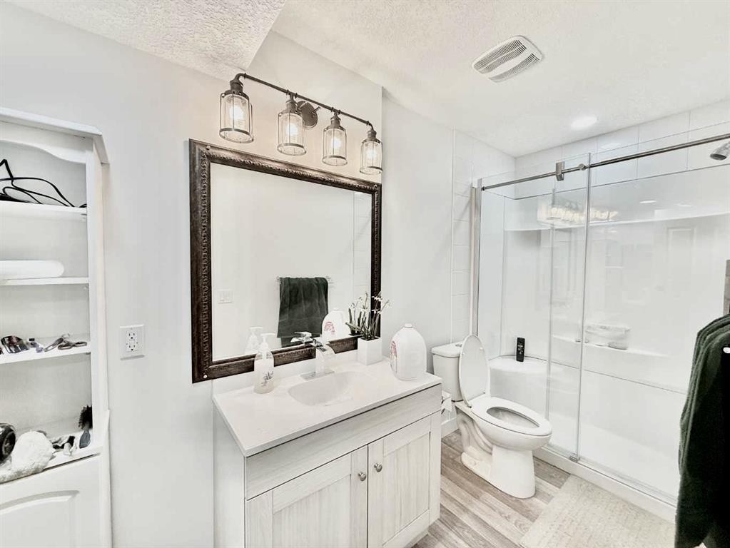 148 Carrington Circle Nw, Calgary, AB - Indoor Photo Showing Bathroom