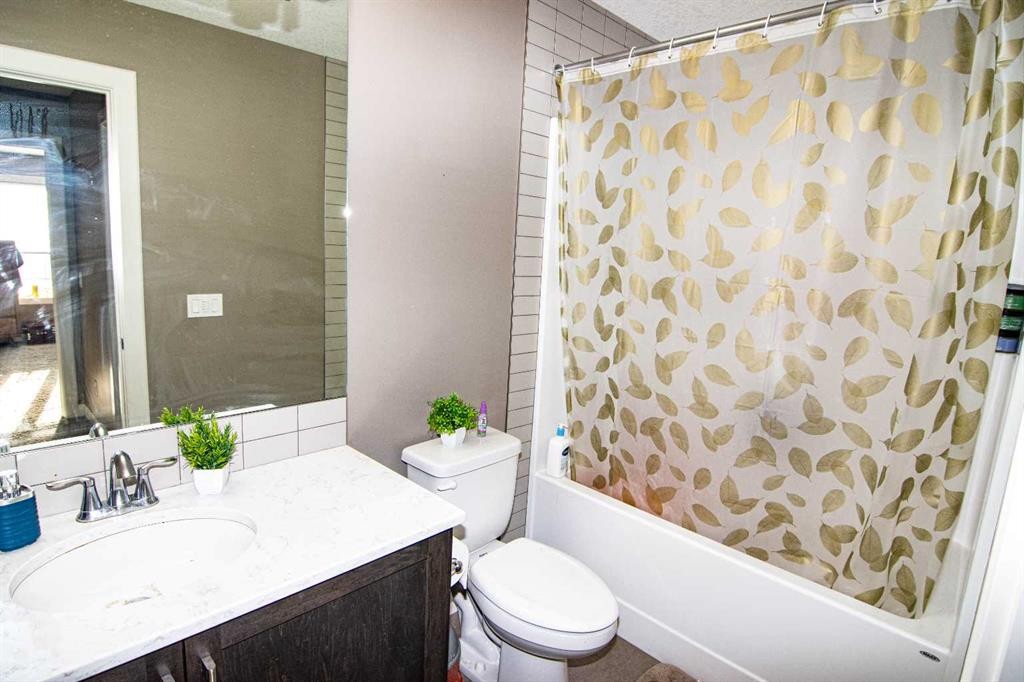 134 Redstone Park Ne, Calgary, AB - Indoor Photo Showing Bathroom