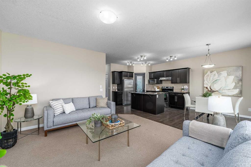 194 Kincora Glen Rise Nw, Calgary, AB - Indoor Photo Showing Living Room
