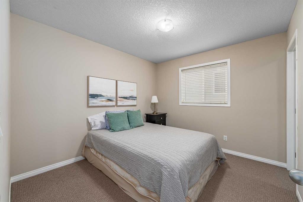 194 Kincora Glen Rise Nw, Calgary, AB - Indoor Photo Showing Bedroom