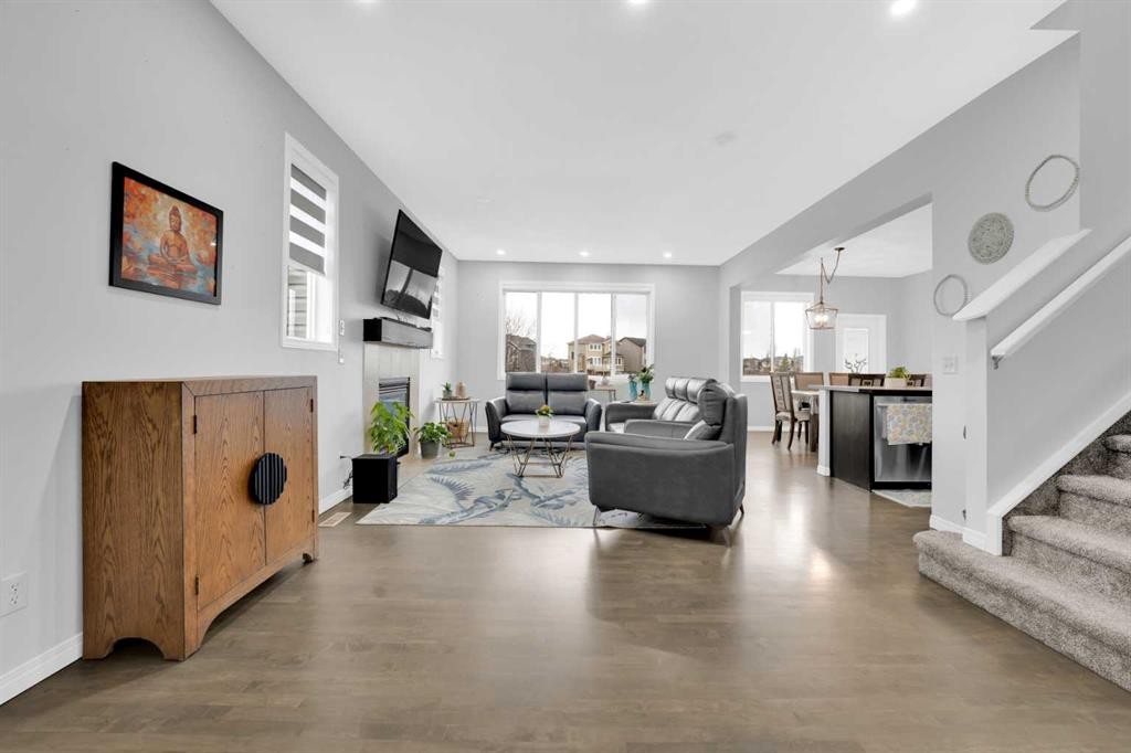 2101 Luxstone Boulevard Sw, Airdrie, AB - Indoor Photo Showing Living Room