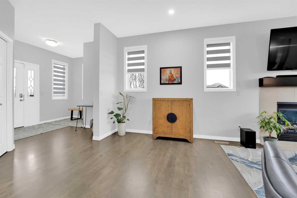 2101 Luxstone Boulevard Sw, Airdrie, AB - Indoor