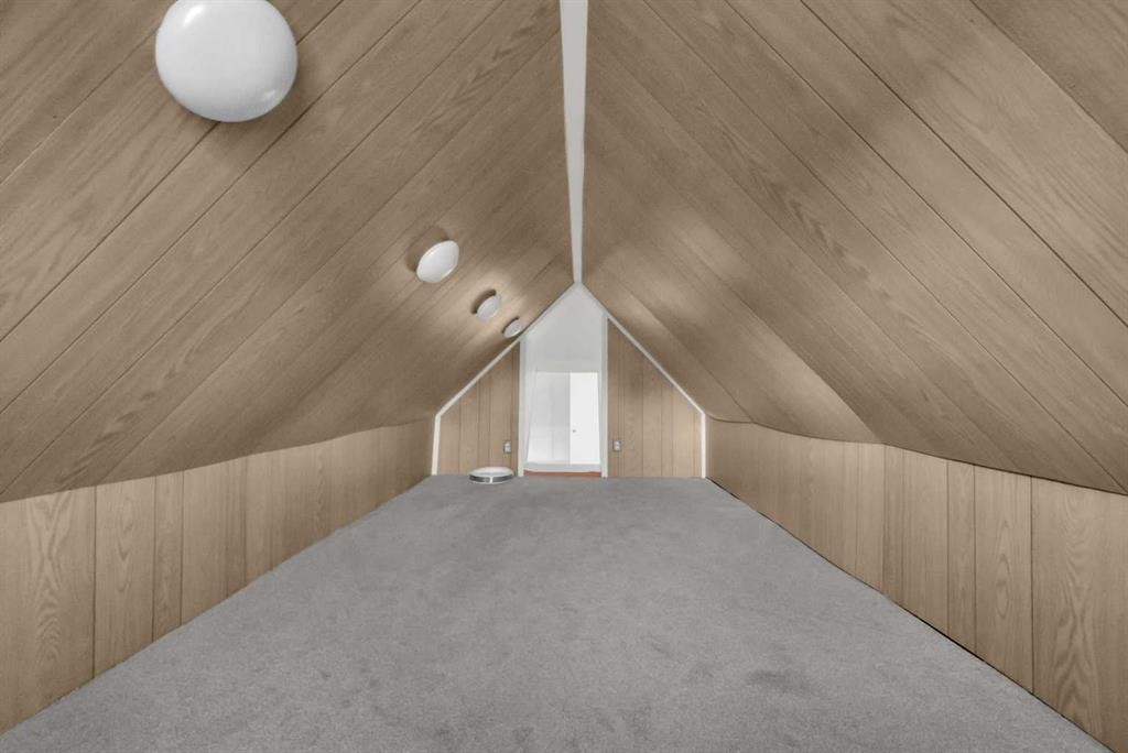 1022 18 Avenue, Calgary, AB - Indoor Photo Showing Other Room