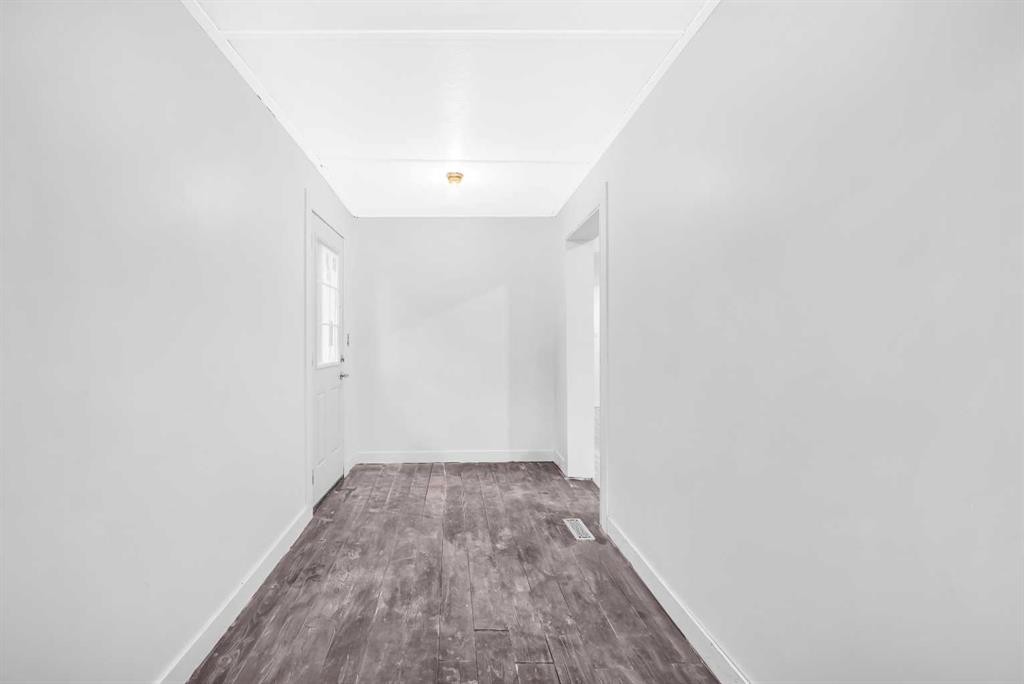 1022 18 Avenue, Calgary, AB - Indoor Photo Showing Other Room