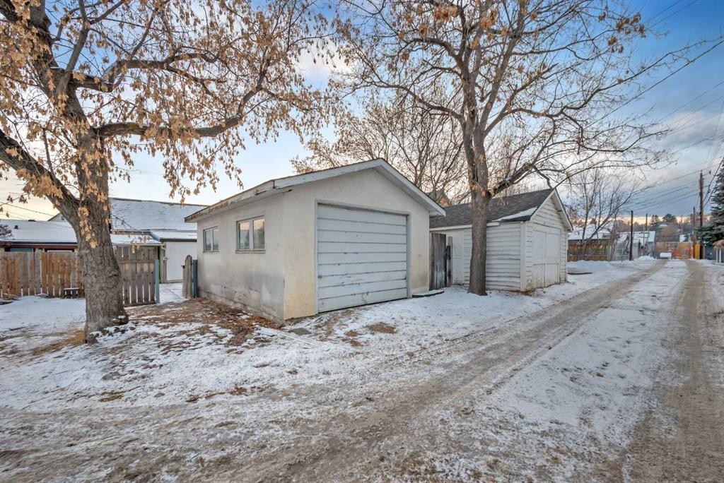 1022 18 Avenue, Calgary, AB - Outdoor