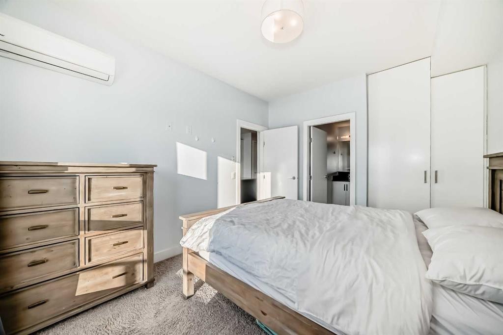 304-1521 26 Avenue Sw, Calgary, AB - Indoor Photo Showing Bedroom