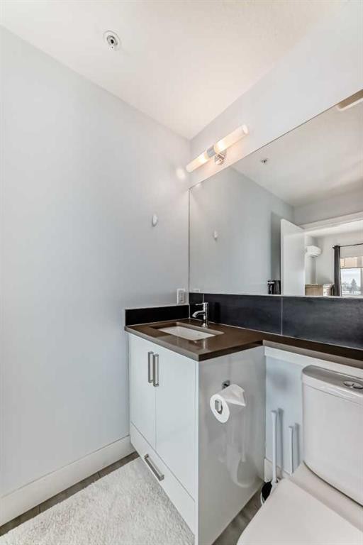 304-1521 26 Avenue Sw, Calgary, AB - Indoor