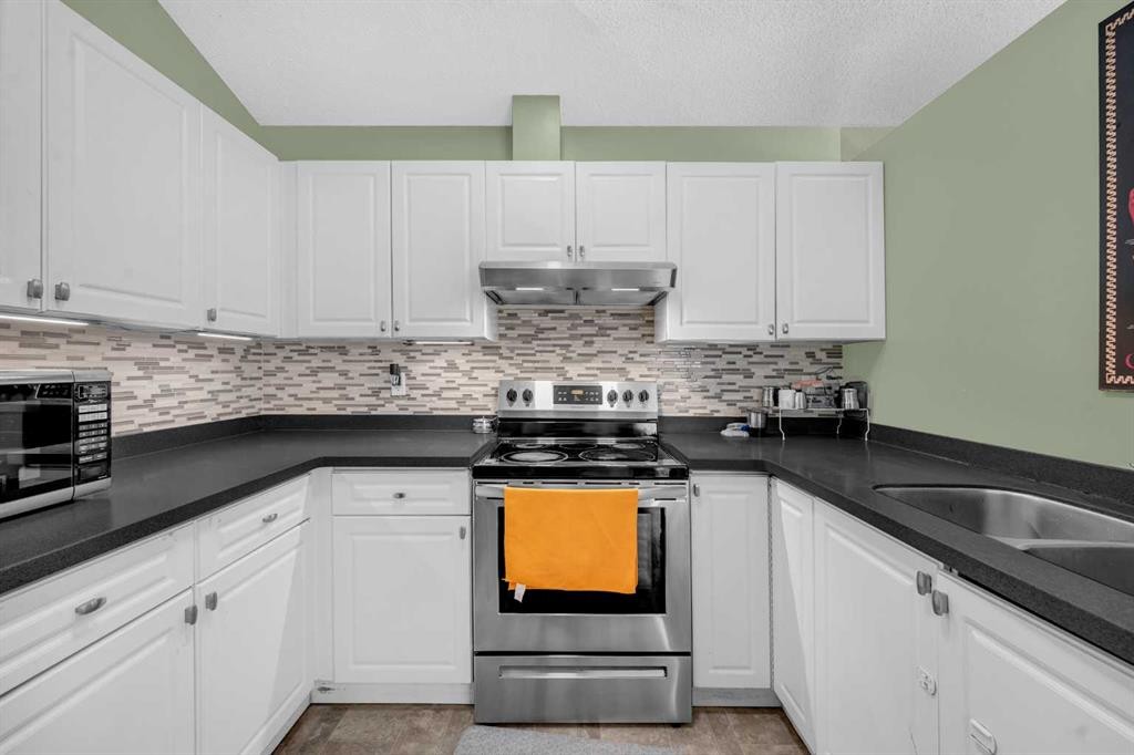 48 Martin Crossing Court Ne, Calgary, AB - Indoor Photo Showing Kitchen