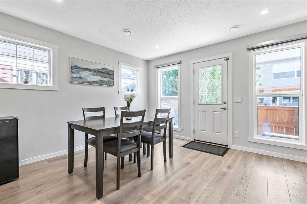 130 Cranbrook Square Se, Calgary, AB - Indoor Photo Showing Dining Room