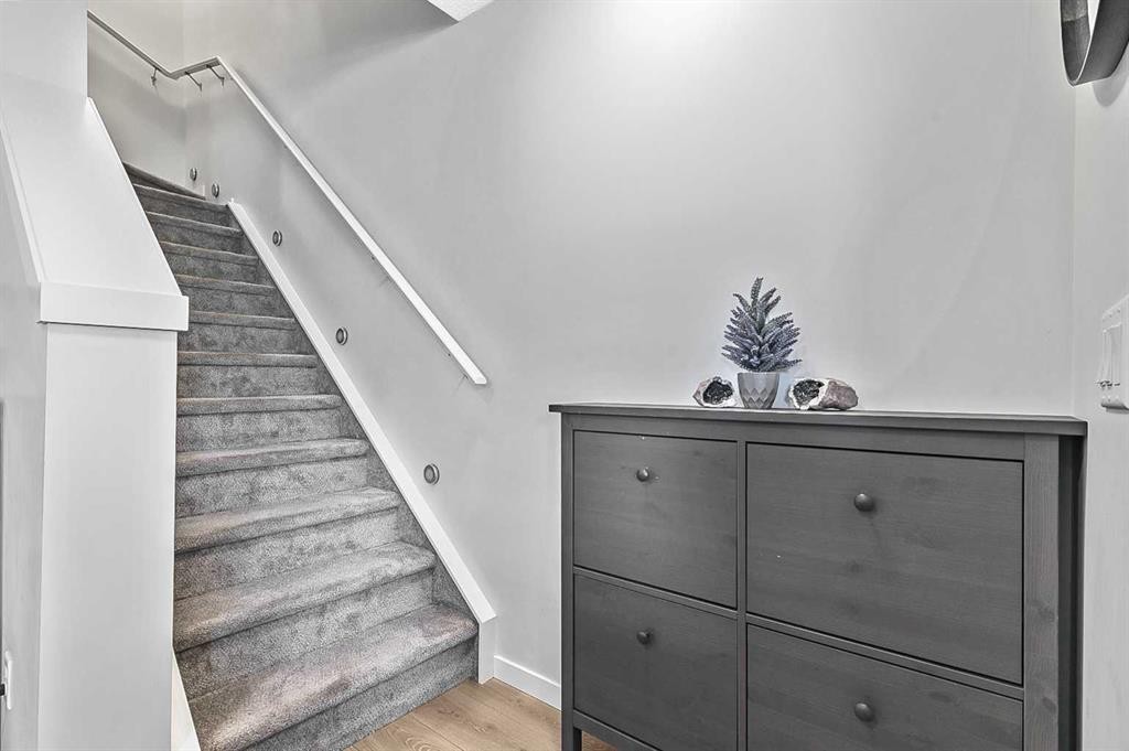130 Cranbrook Square Se, Calgary, AB - Indoor Photo Showing Other Room