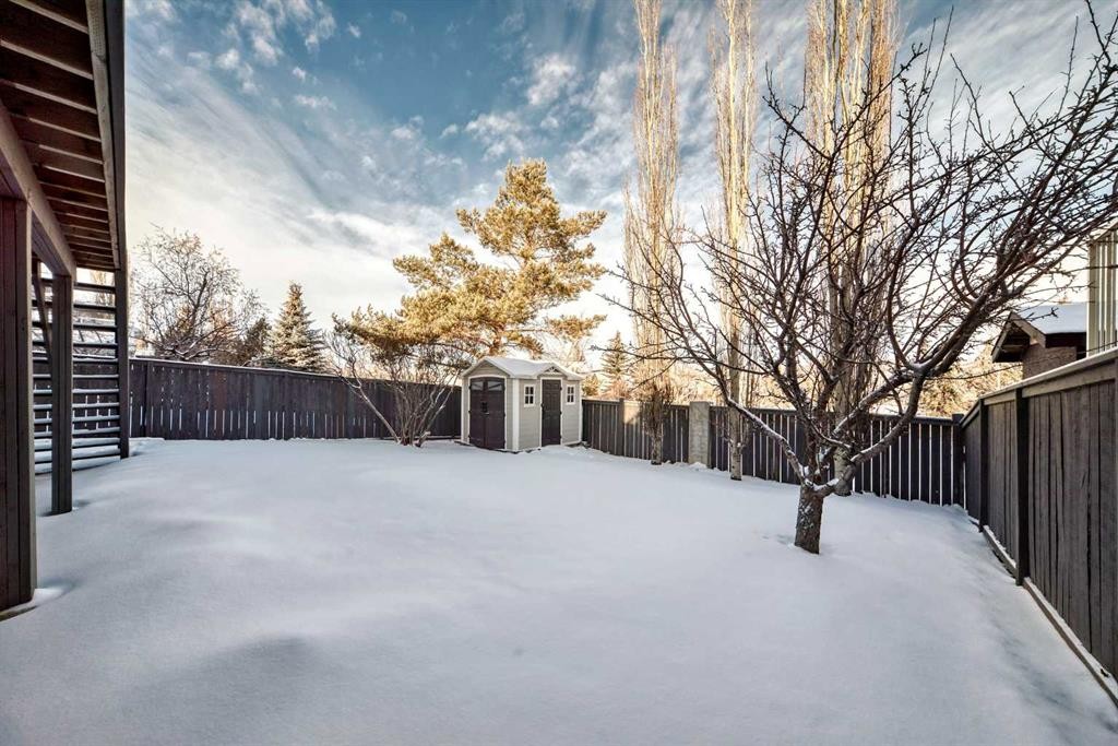 52 Hidden Vale Crescent Nw, Calgary, AB - Outdoor