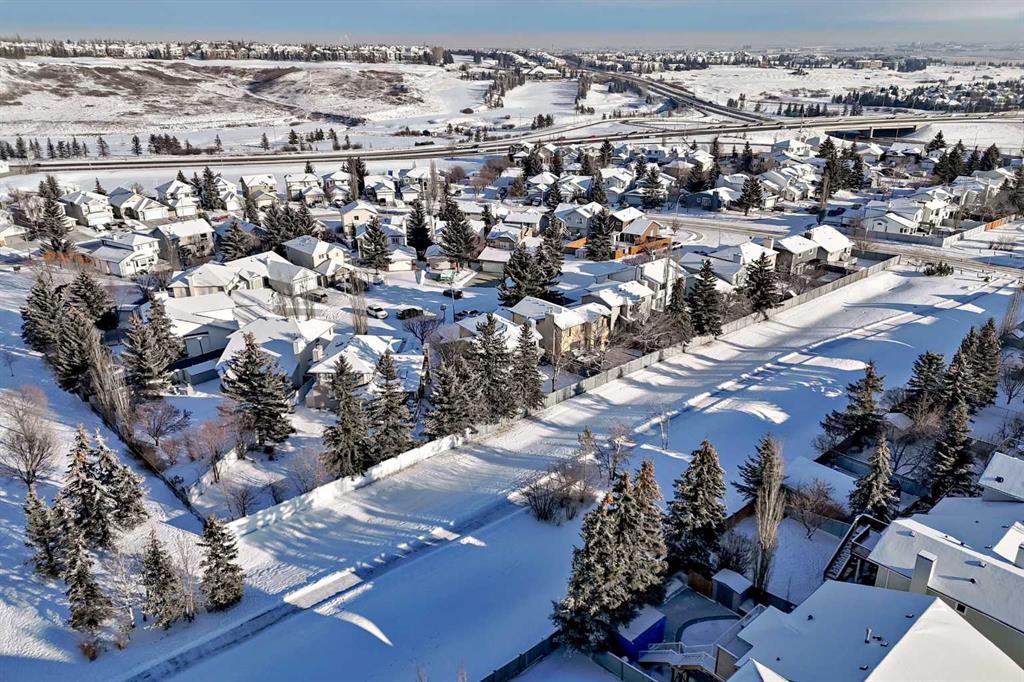 52 Hidden Vale Crescent Nw, Calgary, AB - Outdoor With View