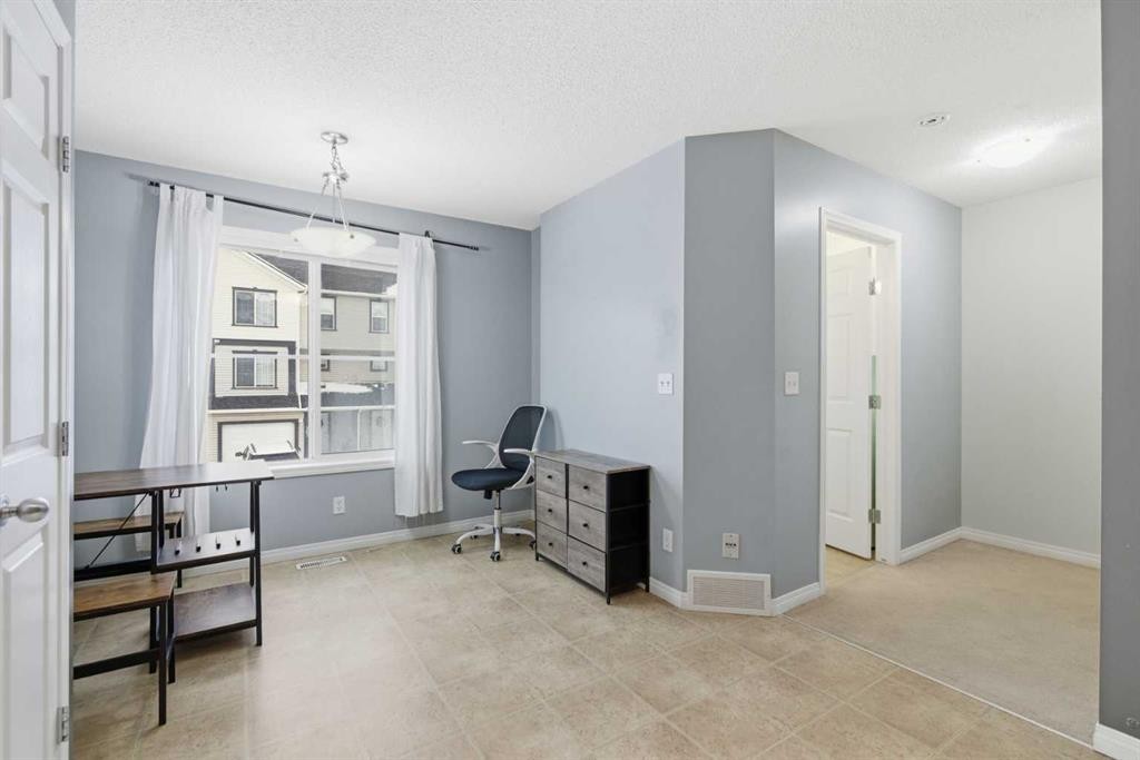 166 Everhollow Heights Sw, Calgary, AB - Indoor