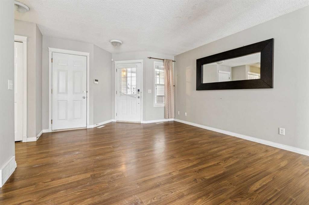 157 Hidden Creek Gardens Nw, Calgary, AB - Indoor