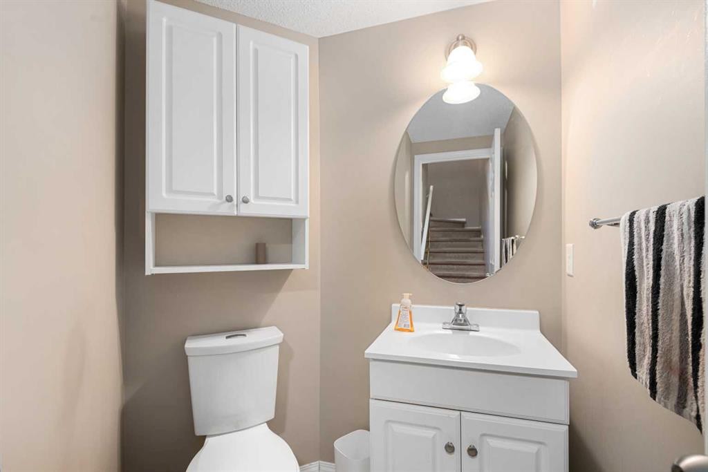 205 Mckenzie Towne Gate Se, Calgary, AB - Indoor Photo Showing Bathroom