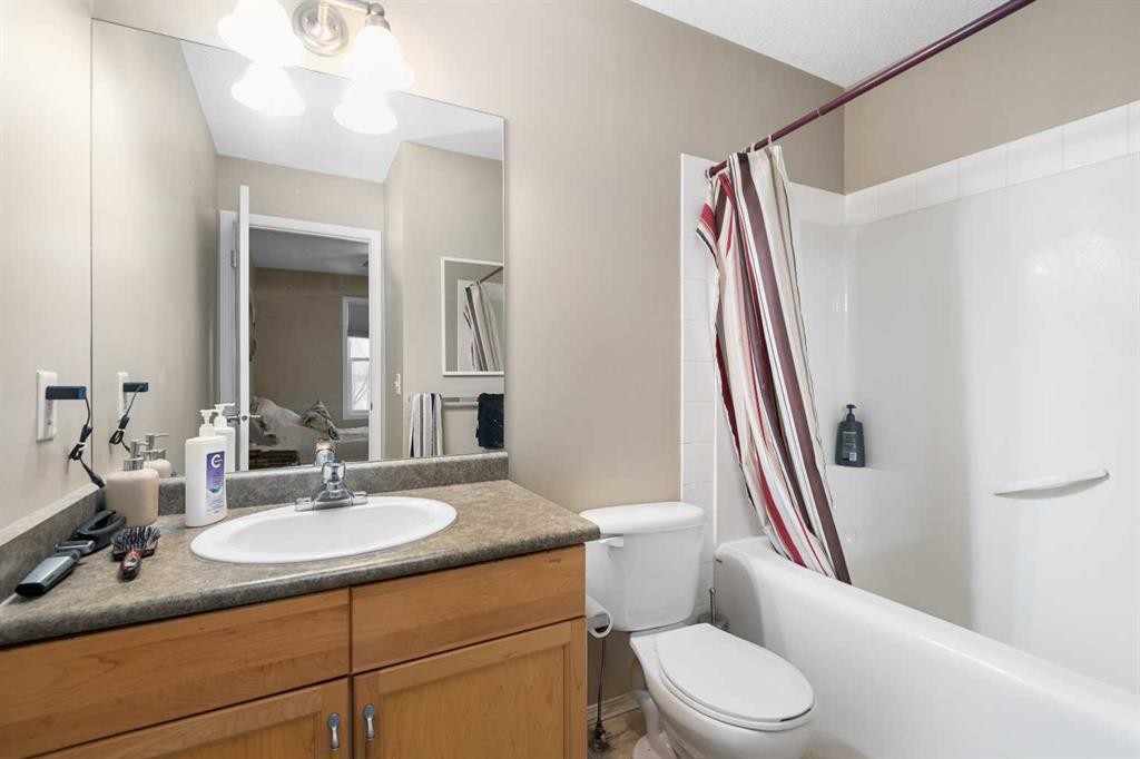 205 Mckenzie Towne Gate Se, Calgary, AB - Indoor Photo Showing Bathroom
