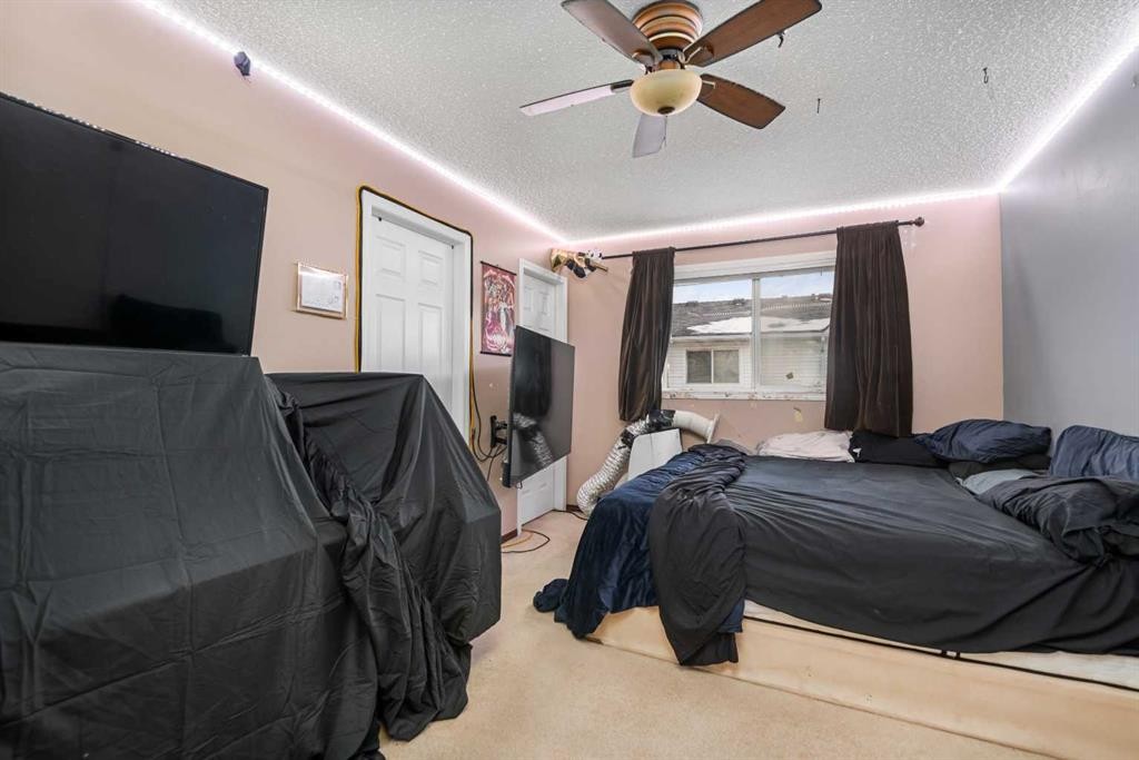 205 Mckenzie Towne Gate Se, Calgary, AB - Indoor Photo Showing Bedroom