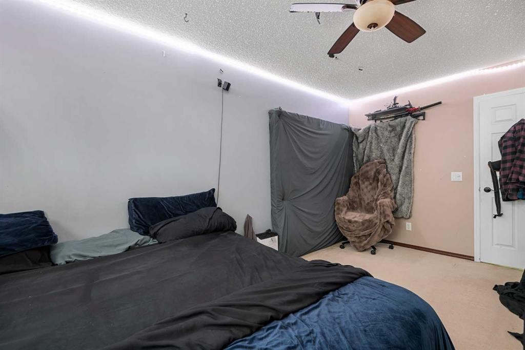 205 Mckenzie Towne Gate Se, Calgary, AB - Indoor Photo Showing Bedroom