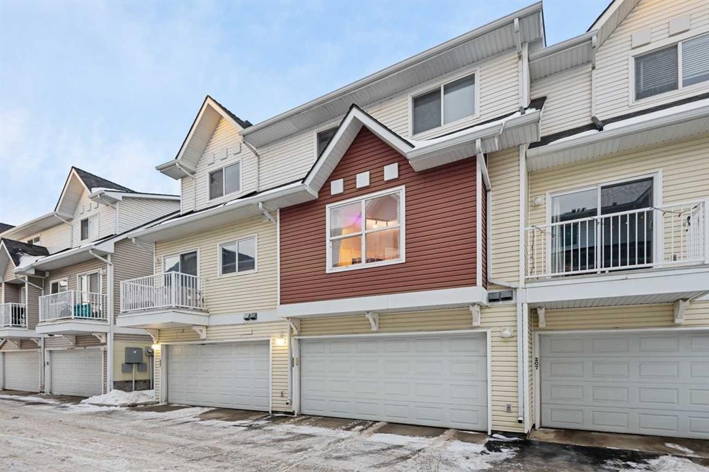 205 Mckenzie Towne Gate Se, Calgary, AB - Outdoor