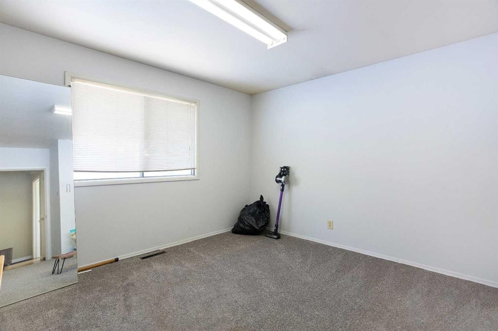6003 Baroc Road Nw, Calgary, AB - Indoor Photo Showing Other Room