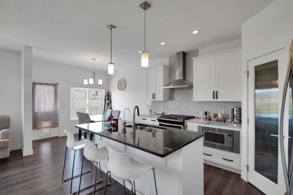 301 Sage Meadows Park Nw, Calgary, AB - Indoor Photo Showing Kitchen With Upgraded Kitchen