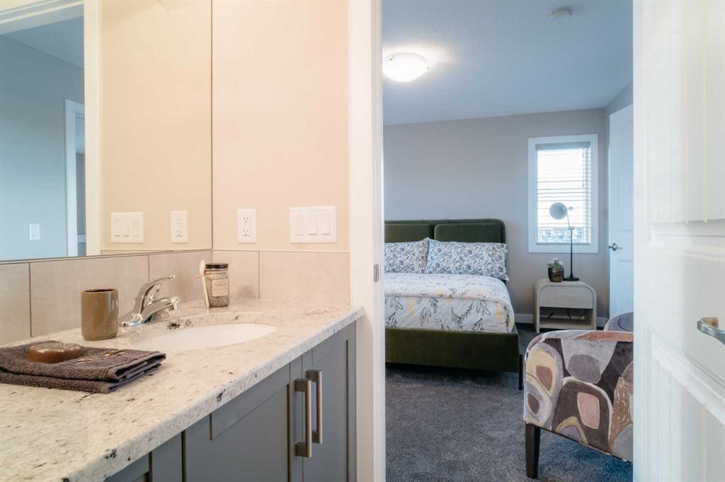 237 Cobblestone Gate Sw, Airdrie, AB - Indoor Photo Showing Bathroom