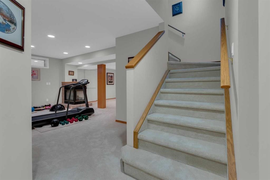 271 Mountain Park Drive Se, Calgary, AB - Indoor Photo Showing Other Room