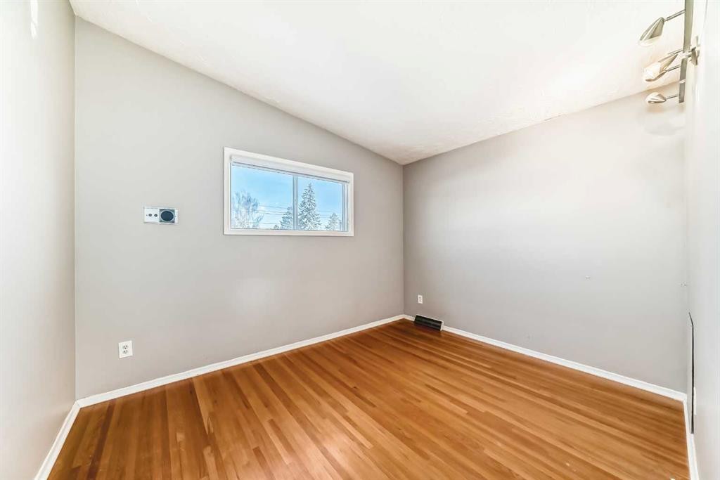 724 Millar Road Ne, Calgary, AB - Indoor Photo Showing Other Room